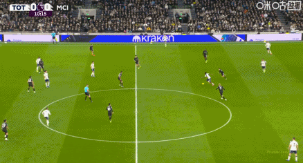 第11分钟，谢尔基反击中劲射破门，曼城1-0热刺！